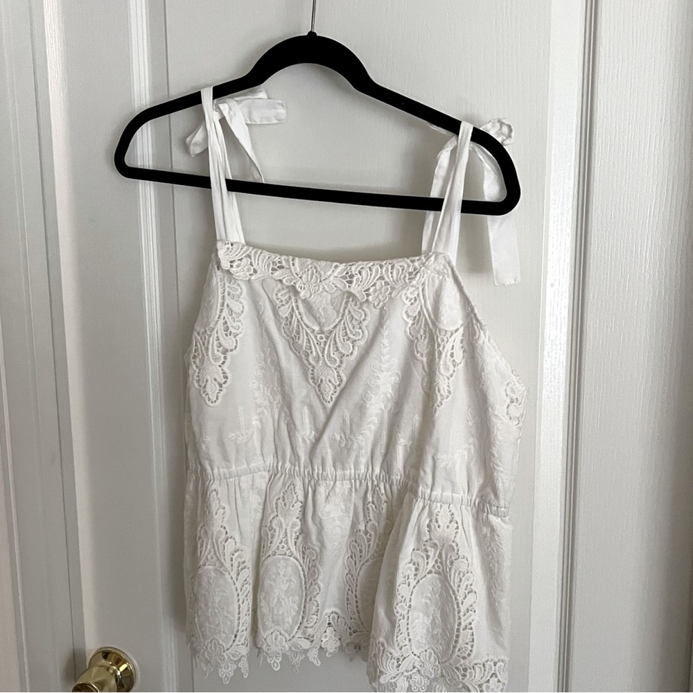 BB Dakota Floral Eyelet top